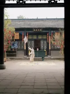 Istri Sakti Bos Besar