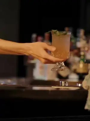 Menikah dengan berondong tampan