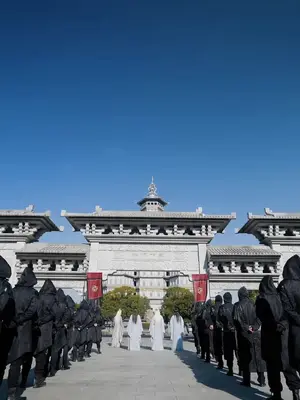 Tangan dewa di kota